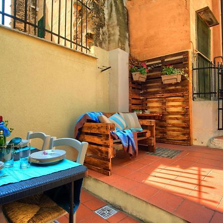 임페리아 Casa A 2 Passi Dal Mare Con Patio Privato 빌라 외부 사진
