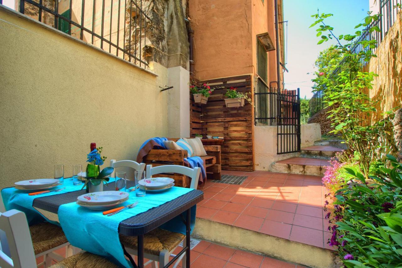 임페리아 Casa A 2 Passi Dal Mare Con Patio Privato 빌라 외부 사진