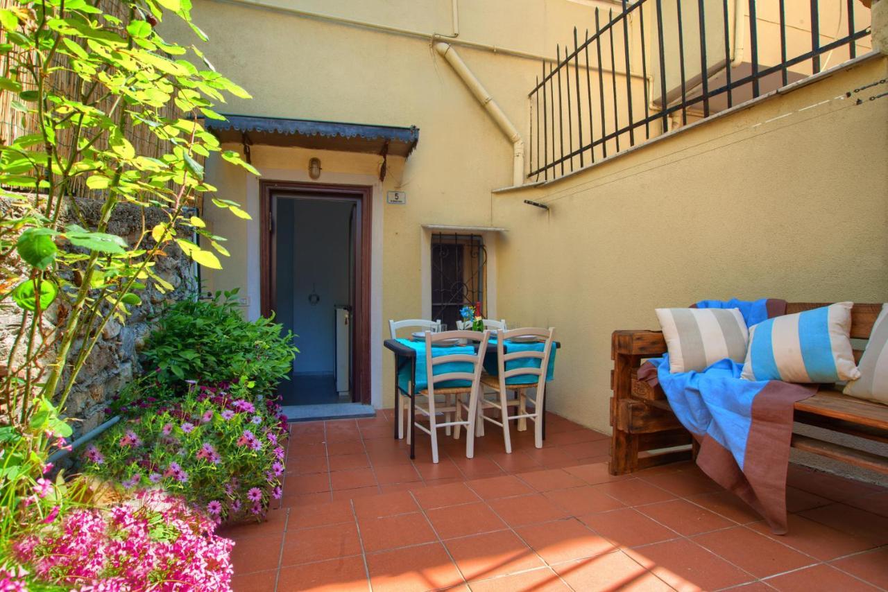 임페리아 Casa A 2 Passi Dal Mare Con Patio Privato 빌라 외부 사진